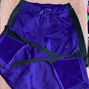 Nike therma-fit sweats
